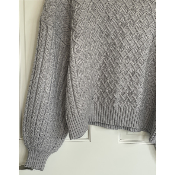 Elie. Tahari Women's Gray Cable Knit Turtleneck Sweater Sz L Balloon Slvs Cozy - Picture 5 of 11